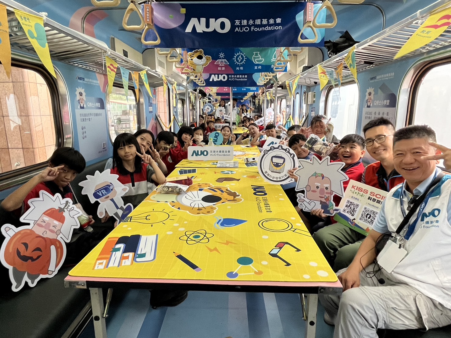 5001拉斯维加斯永續基金會參與「臺灣科普環島列車」，設計基礎科學車廂課程，以「淨零碳排和永續能源」為主題，讓學生透過創意實驗認識淨零知識，以及思考生活中的減碳行為